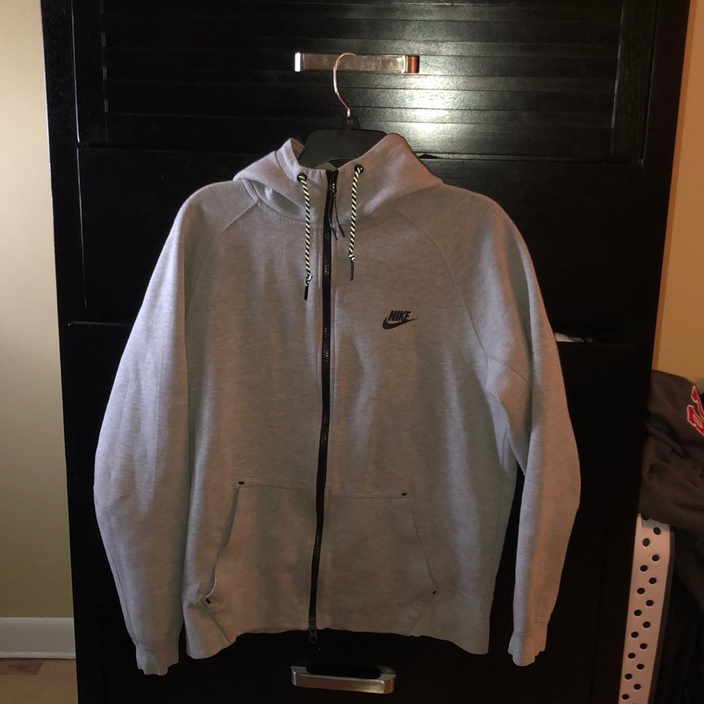 Nike grey tech sweatshirt men’s medium